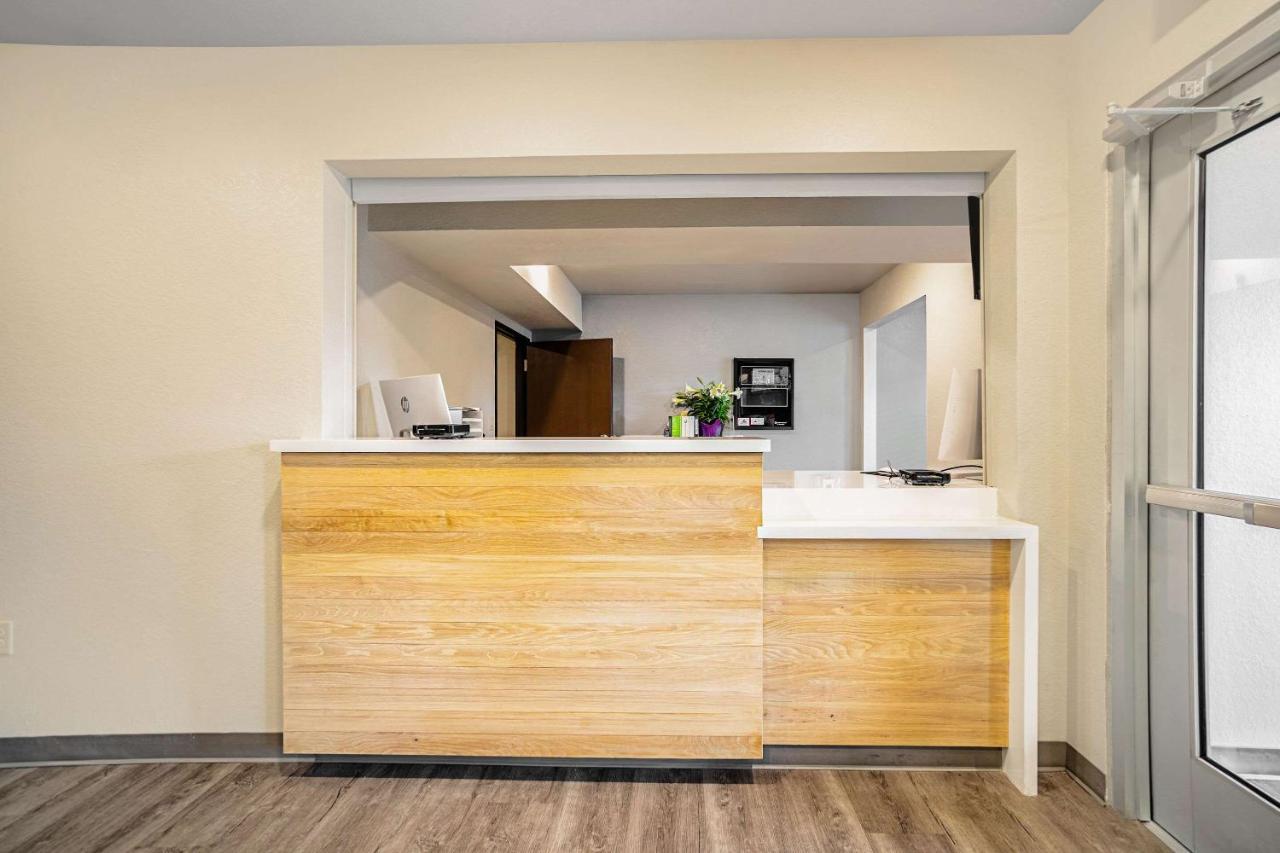Woodspring Suites Naples Golden Gate Eksteriør billede